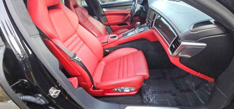 2015 Porsche Panamera GTS