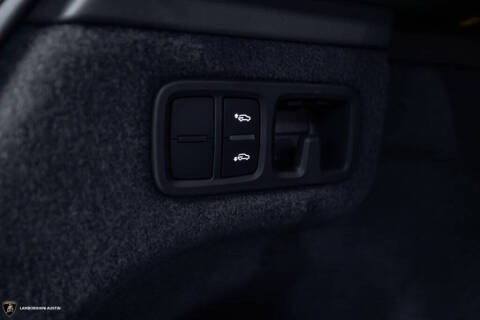 2025 Lamborghini Urus SE