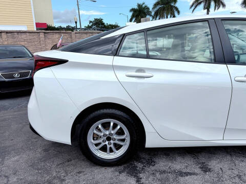2020 Toyota Prius LE