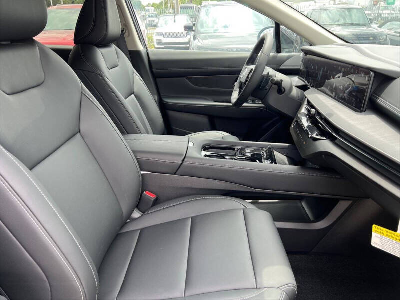 2025 Nissan Murano SV