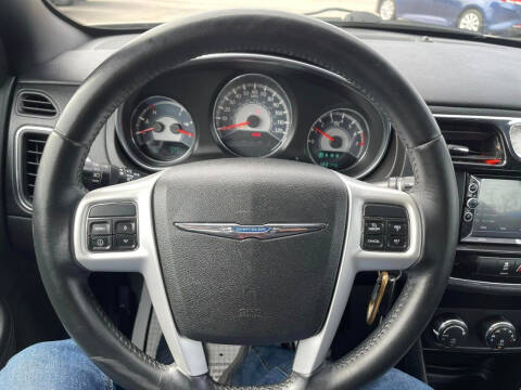 2013 Chrysler 200 Touring