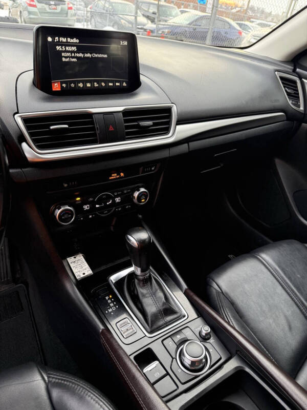 2017 Mazda MAZDA3 Touring