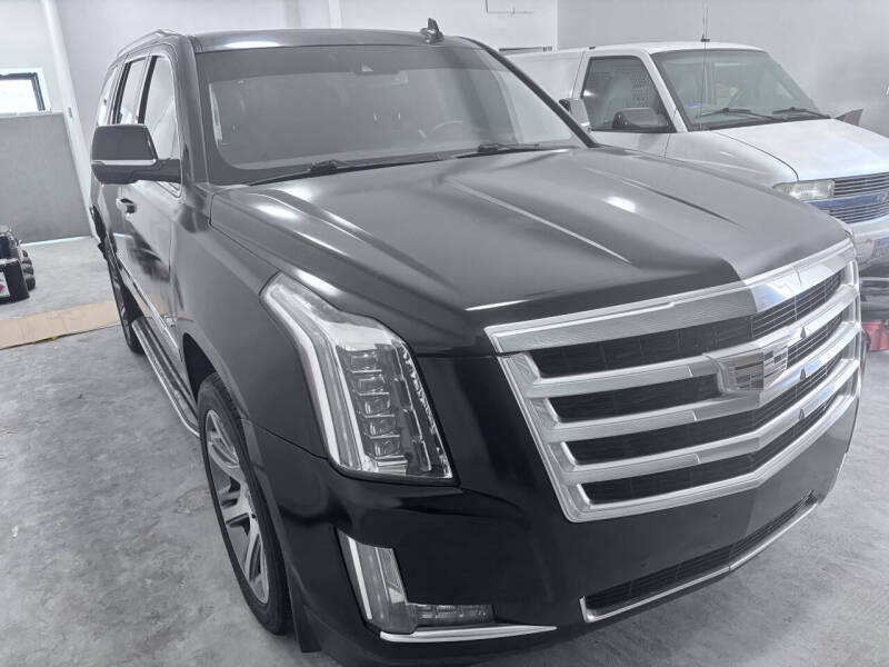 2016 Cadillac Escalade Luxury Collection