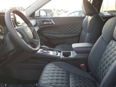 2025 Mitsubishi Outlander PHEV SEL