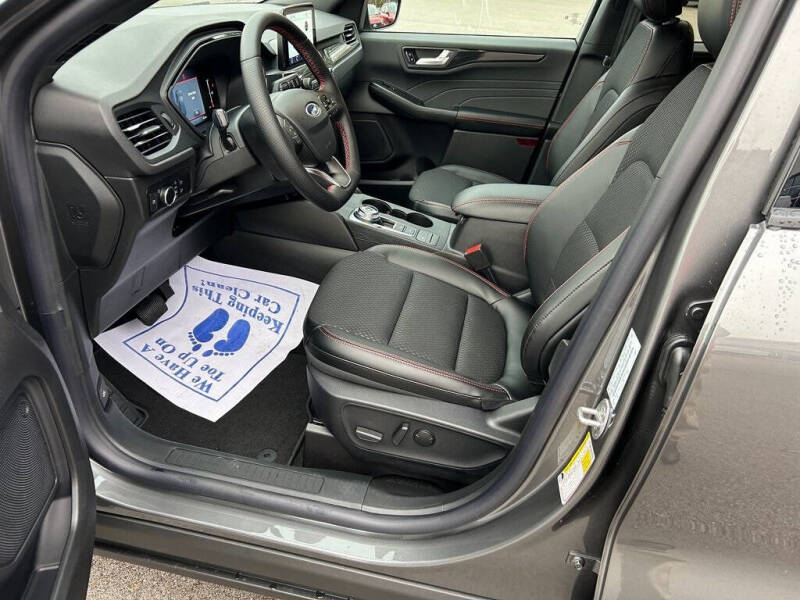 2025 Ford Escape Hybrid ST-Line