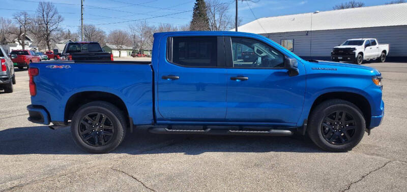 Used 2024 Chevrolet Silverado 1500 Custom with VIN 1GCPDBEKXRZ214494 for sale in Milbank, SD