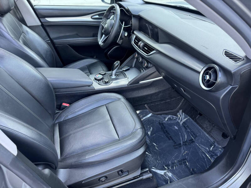 2018 Alfa Romeo Stelvio Sport