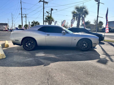2015 Dodge Challenger R/T Scat Pack Shaker