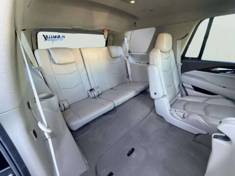2016 Cadillac Escalade Luxury Collection