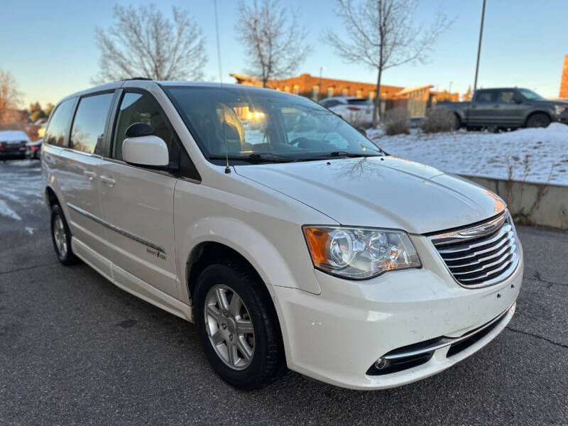 2012 Chrysler Town and Country Touring