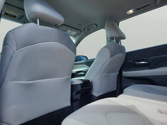 2025 Toyota Grand Highlander LE