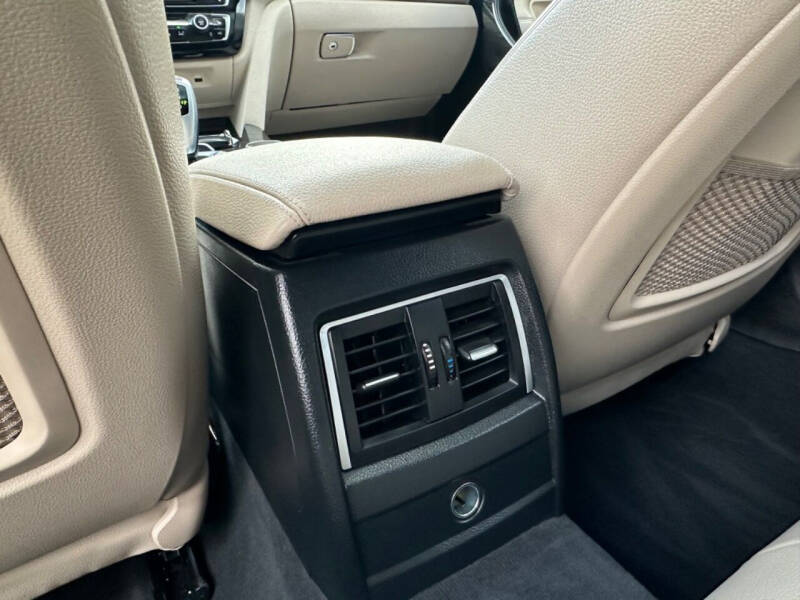 2017 BMW 3 Series 330e iPerformance