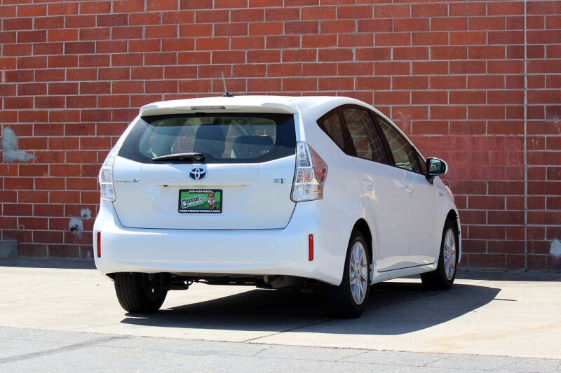 2012 Toyota Prius v Three