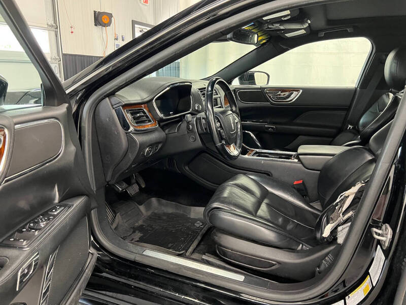 2017 Lincoln Continental Select