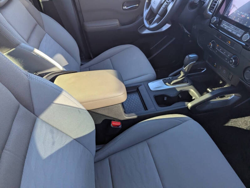 2022 Nissan Frontier SV