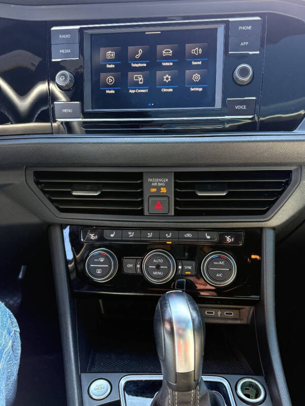 2020 Volkswagen Jetta R-Line