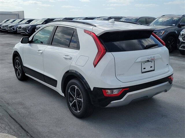 2025 Kia Niro SX