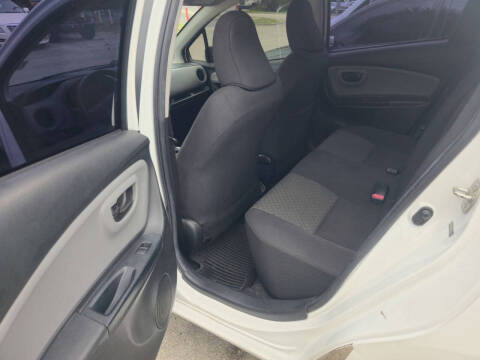 2015 Toyota Yaris 5-Door SE