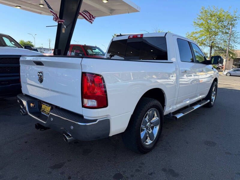 2016 RAM 1500 SLT