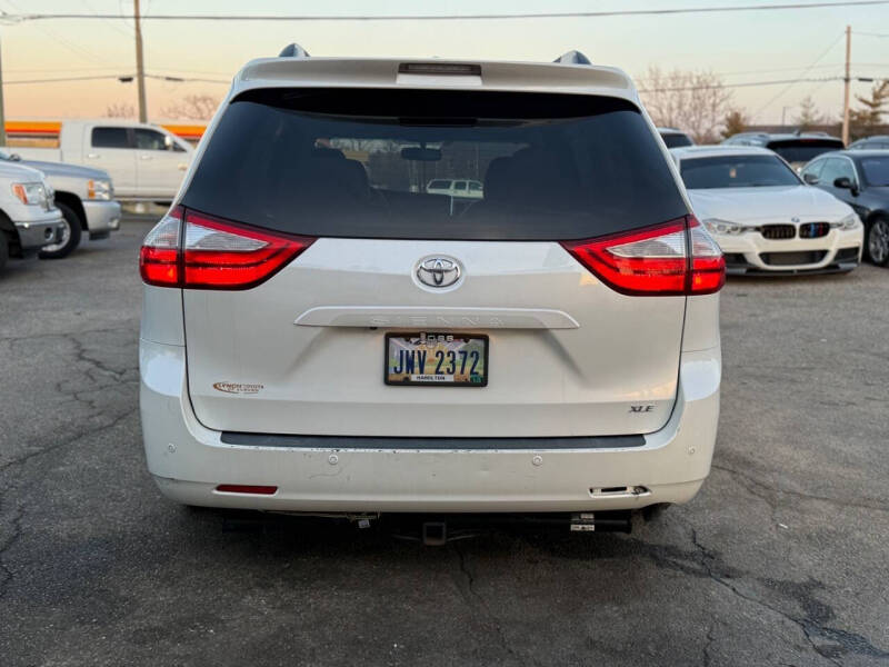 2015 Toyota Sienna XLE 8-Passenger