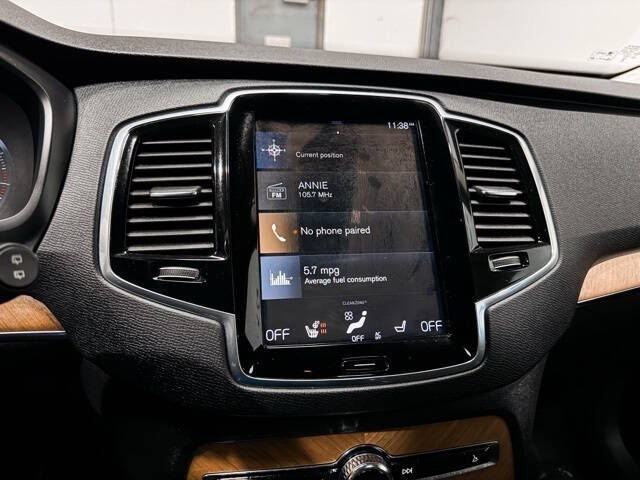 2021 Volvo XC90 T6 Momentum 7-Passenger