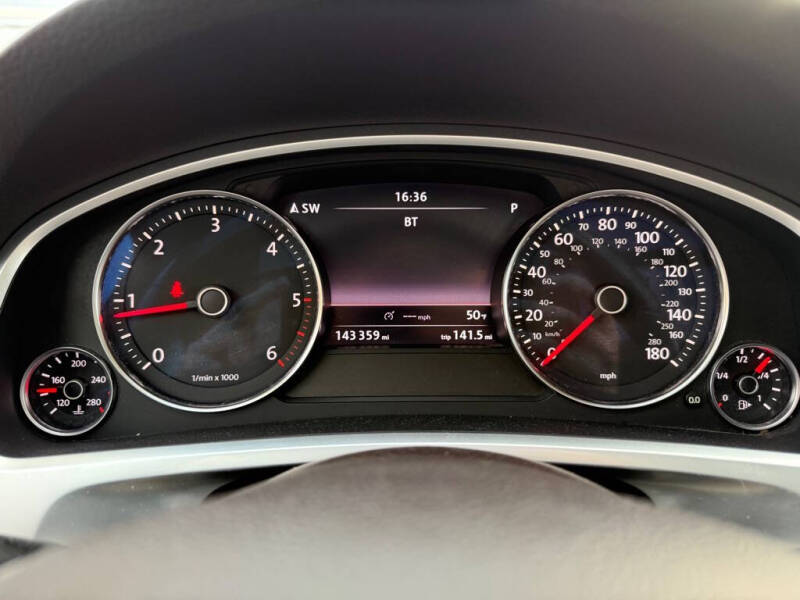 2011 Volkswagen Touareg TDI Executive