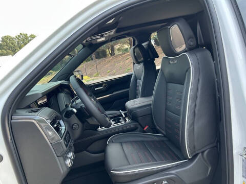 2025 GMC Yukon AT4 Ultimate