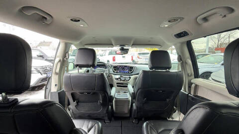 2023 Chrysler Pacifica Touring L
