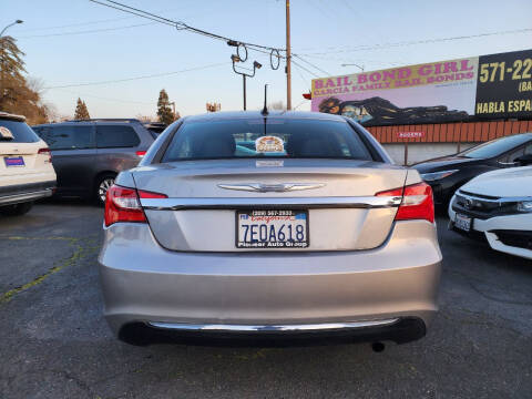 2014 Chrysler 200 LX