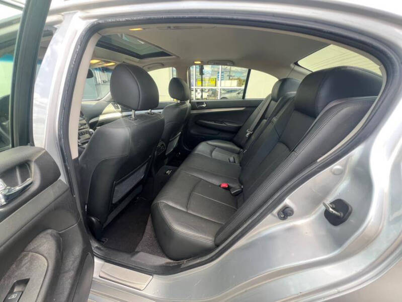 2011 Infiniti G25 Sedan x