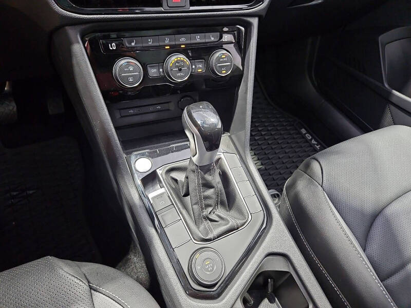 2024 Volkswagen Taos SEL 4Motion