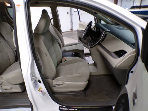 2015 Toyota Sienna LE 7-Passenger