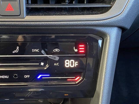 2025 Volkswagen Taos SE Black 4Motion