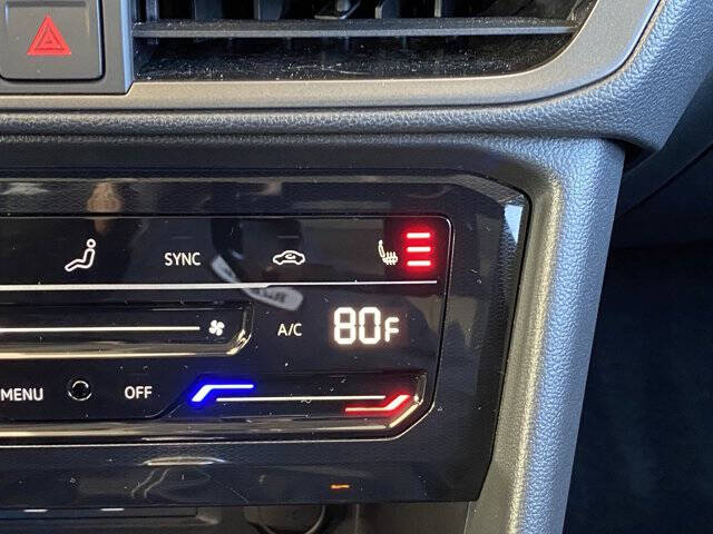 2025 Volkswagen Taos SE Black 4Motion