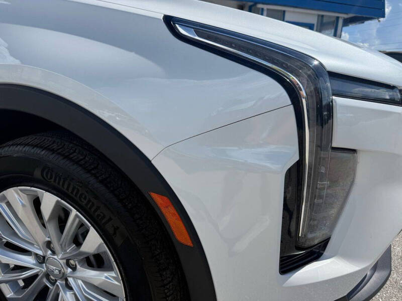 2024 Cadillac XT4 Luxury