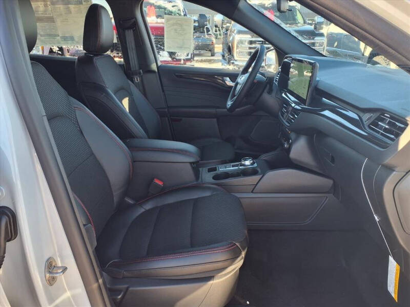 2026 Ford Escape Hybrid ST-Line Select