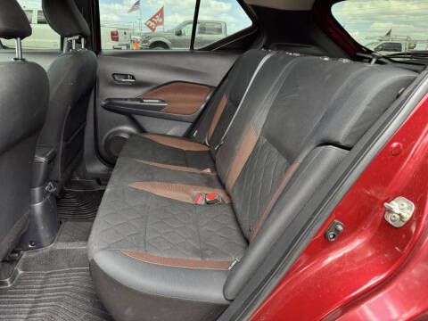 2020 Nissan Kicks SR
