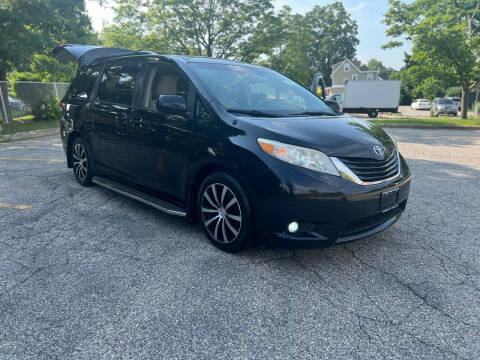 2011 Toyota Sienna LE 7-Passenger