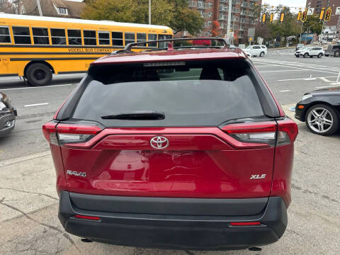2019 Toyota RAV4 XLE Premium