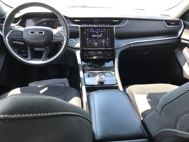 2023 Jeep Grand Cherokee L Laredo