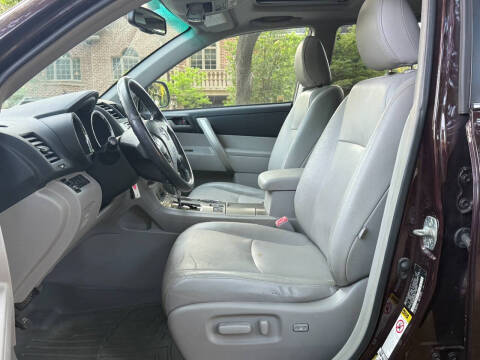 2013 Toyota Highlander SE
