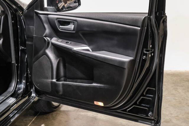 2017 Toyota Camry SE