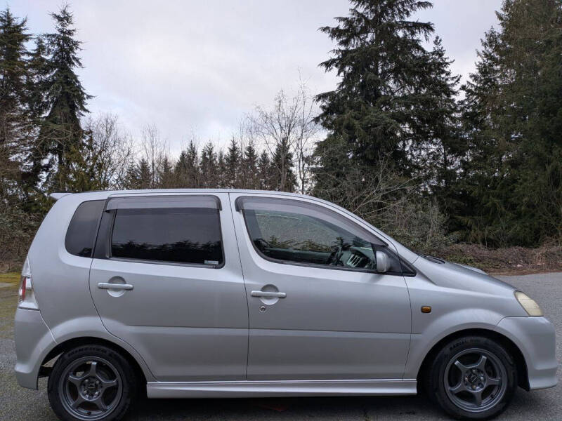 2000 Daihatsu YRV