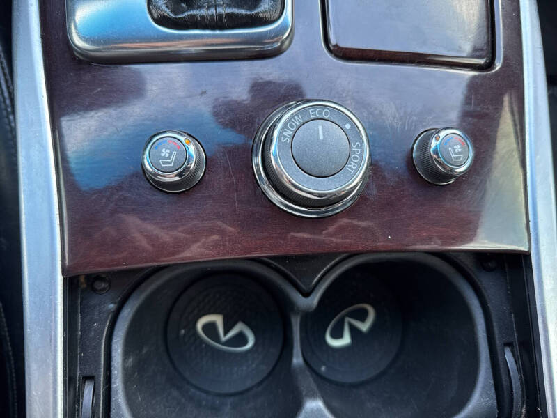 2015 Infiniti Q70 3.7