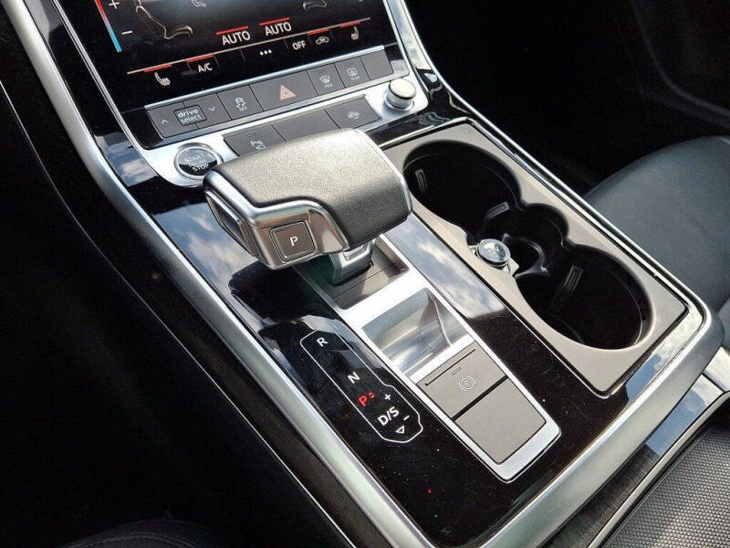 2022 Audi Q7 quattro Premium 55 TFSI