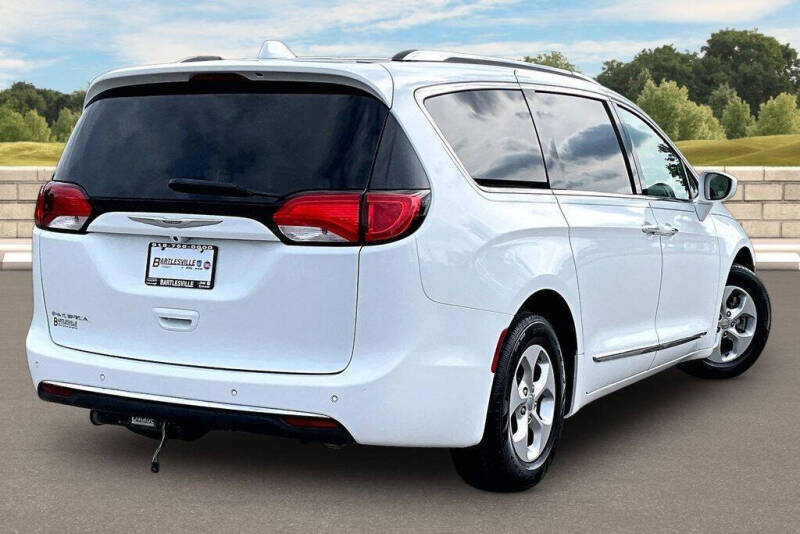 2017 Chrysler Pacifica Touring-L Plus