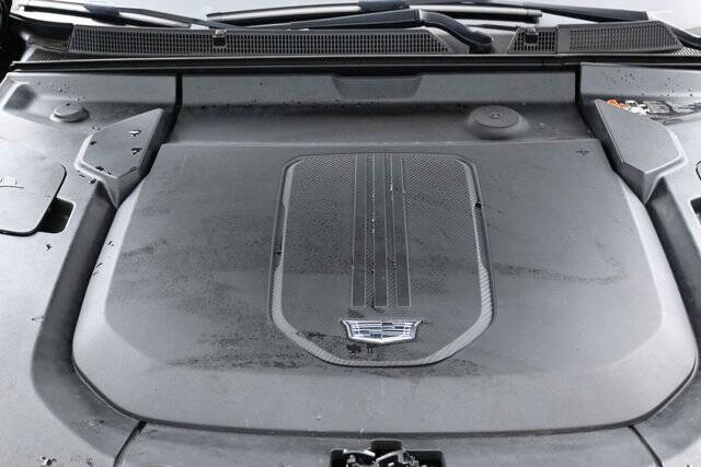 2024 Cadillac LYRIQ Luxury 1