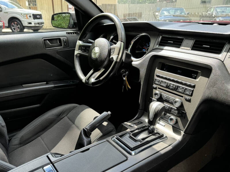 2013 Ford Mustang V6