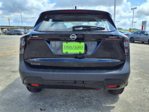 2026 Nissan Kicks S