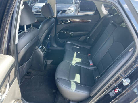 2017 Kia Cadenza Premium